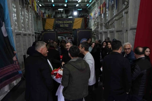 &Ouml;ğretmenler "TCSG G&uuml;ven&rdquo; gemisi ile Boğazı gezdi
