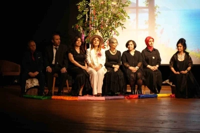 &Ouml;ğretmenlerden edebiyat ş&ouml;leni
