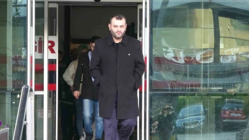 Og&uuml;n Samast duruşma sonrası Trabzon Adliyesi&rsquo;nden ayrıldı