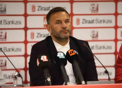 Okan Buruk: "Bu hafta 2 kupayı birden alma durumumuz var, gereken m&uuml;cadeleyi g&ouml;stereceğiz"
