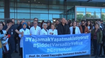 Okmeydanı Şehir Hastanesi&rsquo;nde saldırıya uğrayan doktorun babası: &ldquo;Canım yanıyor&rdquo;
