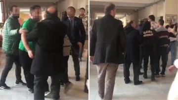 Okul basan veliler iki &ouml;ğretmene vahşice saldırdı 