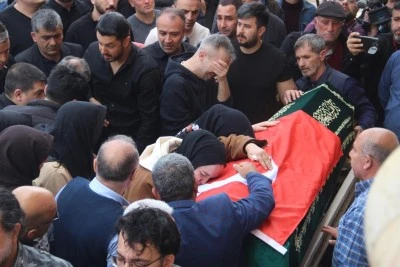 Okul katliamında hayatını kaybeden 4 &ouml;ğrenci g&ouml;zyaşları i&ccedil;erisinde uğurlandı