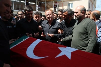 Okul katliamında &ouml;ğrencilerine siper olan Ayla &Ouml;ğretmen'in cenazesi