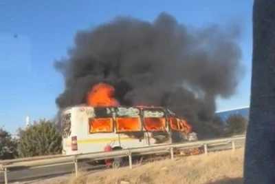 Okul servisi alevler i&ccedil;inde kaldı