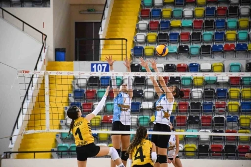 Okul Sporları Voleybol Yıldızlar grup m&uuml;sabakaları başladı
