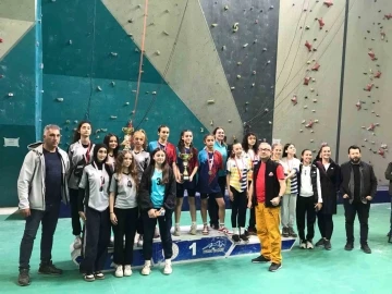 Okul sporları yarışmasında İneg&ouml;l Belediyespor farkı