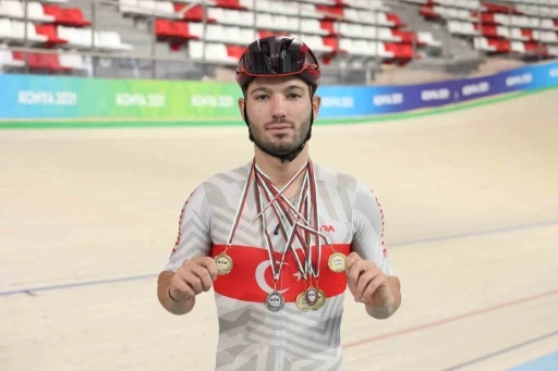 Okula giderken bisiklet&ccedil;ileri ge&ccedil;ti, şimdilerde T&uuml;rkiye&rsquo;de kırılmadık rekor bırakmadı
