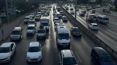 Okulların a&ccedil;ıldığı g&uuml;n, Bursa trafiği!