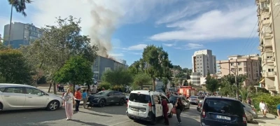 Okulun &ccedil;atısında &ccedil;ıkan yangın kontrol altına alındı