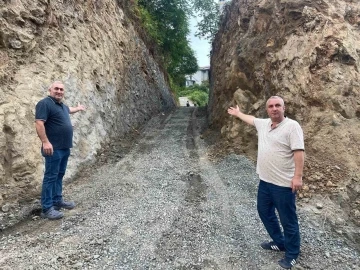 &Ouml;lenlerin yolu yaşayanları isyan ettirdi
