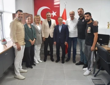 Olimpiyat Şampiyonu H&uuml;seyin &Ouml;zkan&rsquo;dan Yunusemre&rsquo;ye ziyaret
