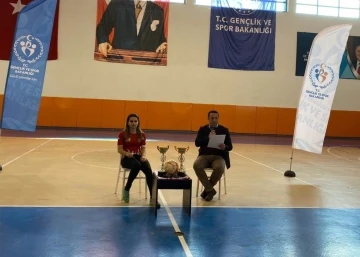 Olimpiyat şampiyonu tecr&uuml;belerini aktardı
