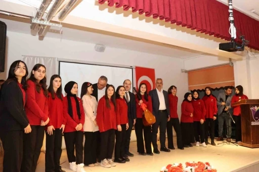 Oltu&rsquo;da liseliler &lsquo;Anadolu&rsquo;dan Y&uuml;kselen Ezgiler&rsquo;de ter d&ouml;kt&uuml;
