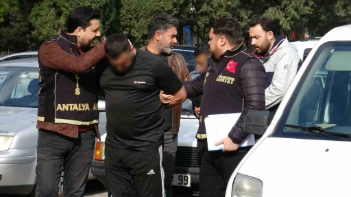 &Ouml;l&uuml;mle sonu&ccedil;lanan hasarlı kaza tartışması ş&uuml;phelisi 4 kişi adliyeye sevk edildi
