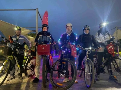 Onlar şehrin "y&uuml;r&uuml;yen diskoları"
