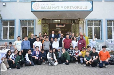 Ordu&rsquo;da Gazze i&ccedil;in d&uuml;zenlenen hayır &ccedil;arşısında 110 bin lira para toplandı
