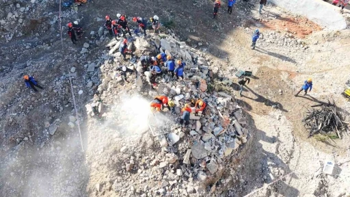 Ordu&rsquo;da ger&ccedil;eğini aratmayan deprem tatbikatı
