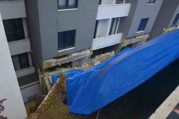 Ordu&rsquo;da istinat duvarı &ccedil;&ouml;ken bina havadan g&ouml;r&uuml;nt&uuml;lendi
