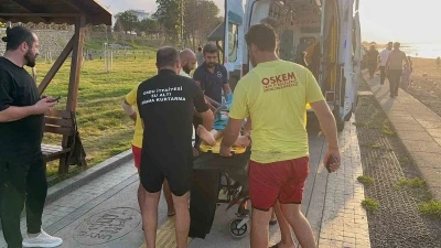 Ordu&rsquo;da &ouml;ğretmen boğulma tehlikesi ge&ccedil;iren &ccedil;ocuğu kurtarırken dalgalara kapıldı