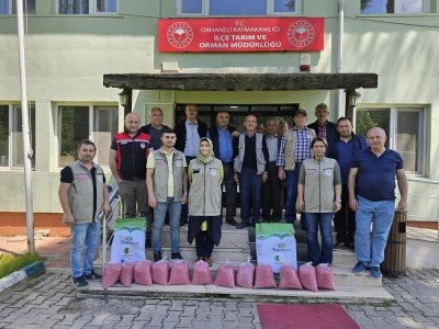 Orhaneli'de &ccedil;ift&ccedil;ilere kuru fasulye desteği