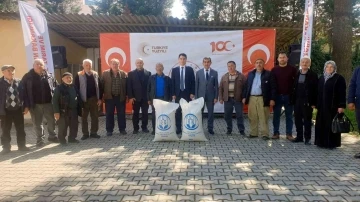 Orhaneli&rsquo;de &ccedil;ift&ccedil;ilere yağlık aspir tohumu dağıtıldı