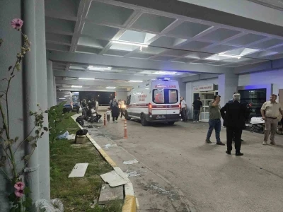 Orhaneli'nde d&uuml;ğ&uuml;n yemeği sonrası rahatsızlanan 50 kişi hastanelik oldu