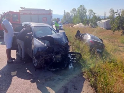 Orhangazi-İznik yolunda korkun&ccedil; kaza: 4 yaralı! 