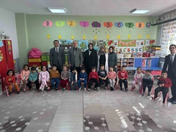 Orhangazi Kaymakamı &ouml;ğrencilerle bir araya geldi
