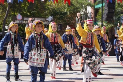 Orhangazi, Kurtuluş&rsquo;unun 104. yıl d&ouml;n&uuml;m&uuml;n&uuml;  kutladı