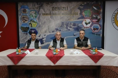 Orman Genel M&uuml;d&uuml;r&uuml; Karacabey, Denizli&rsquo;de orman yangınlarını &ouml;nlemede gayret g&ouml;steren muhtarlarla bir araya geldi
