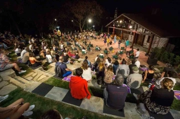 Ormandaki Kul&uuml;be&rsquo;de yıldızların altında tiyatro keyfi başlıyor