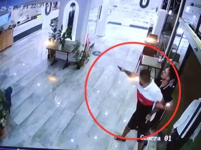 Ortak olamadıkları kafeyi kurşunladılar