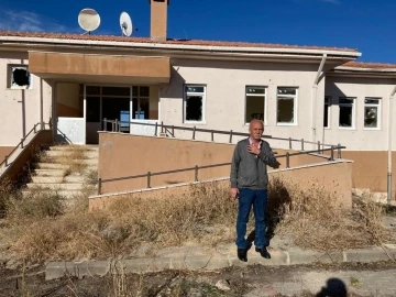 Ortalıktan kaybolan y&ouml;neticiye site sakinleri isyan etti
