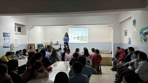 Ortaokul &ouml;ğrencilerine ileri d&ouml;n&uuml;ş&uuml;m eğitimi
