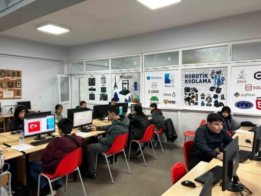 Ortaokul &ouml;ğrencilerine y&ouml;nelik zanaat at&ouml;lyeleri uygulamaları başladı