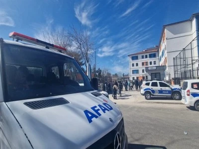Ortaokulda cıva zehirlenmesi: &Ccedil;ok sayıda &ouml;ğrenci hastaneye kaldırıldı