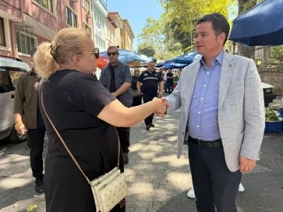 Osmangazi Belediye Başkanı Aydın, Bursa'nın en eski semt pazarı Muradiye'de esnaf ve vatandaşları dinledi