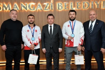 Osmangazi Belediye Başkanı Aydın, &uuml;lkemizi başarıyla temsil eden sporcuları konuk etti 