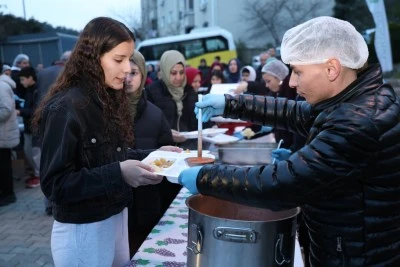 Osmangazi Belediye Başkanı Erkan Aydın: 25 bin vatandaşımıza erzak yardımı yaptık