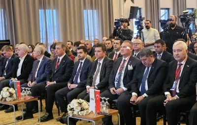 Osmangazi Belediye Başkanı Erkan Aydın, Diren&ccedil;li Kentler Paneli&rsquo;ne katıldı