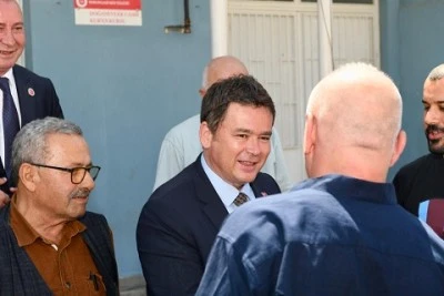 Osmangazi Belediye Başkanı Erkan Aydın, Doğanevler'de vatandaşların taleplerini dinledi 