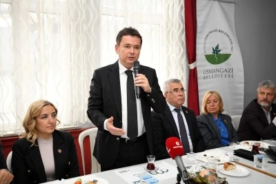 Osmangazi Belediye Başkanı Erkan Aydın, hizmet kalitesinin artması i&ccedil;in vatandaşlarla buluşmaya devam ediyor! 