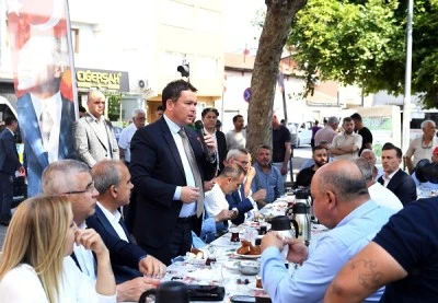 Osmangazi Belediye Başkanı Erkan Aydın, Soğanlı Mahallesi'nde vatandaşların taleplerini dinledi 