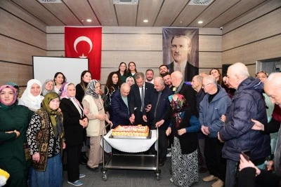 Osmangazi Belediyesi Alzheimer G&uuml;nd&uuml;z Bakım Evi 3. yılını kutladı