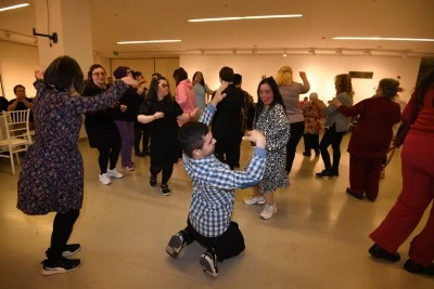 Osmangazi Belediyesi Engelliler Meclisi&rsquo;nden kalpleri ısıtan yeni yıl buluşması