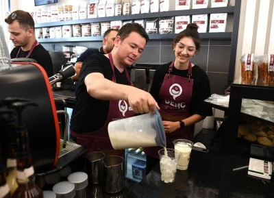 Osmangazi Belediyesi 'Gen&ccedil; Kafe' bir yıl i&ccedil;erisinde 320 bin kişiyi ağırladı