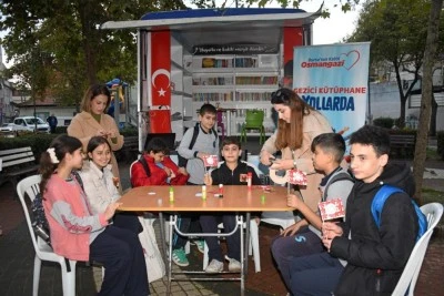 Osmangazi Belediyesi Gezici k&uuml;t&uuml;phaneden &ccedil;ocuklara &ouml;zel bayram turu