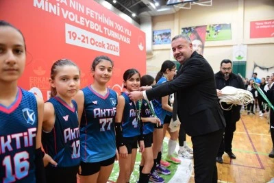 Osmangazi Belediyesi Mini Voleybol Turnuvası&rsquo;nda &ouml;d&uuml;ller sahiplerini buldu