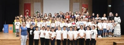 Osmangazi Belediyesi'nde &ouml;ğrenciler 46 ton atık toplandı